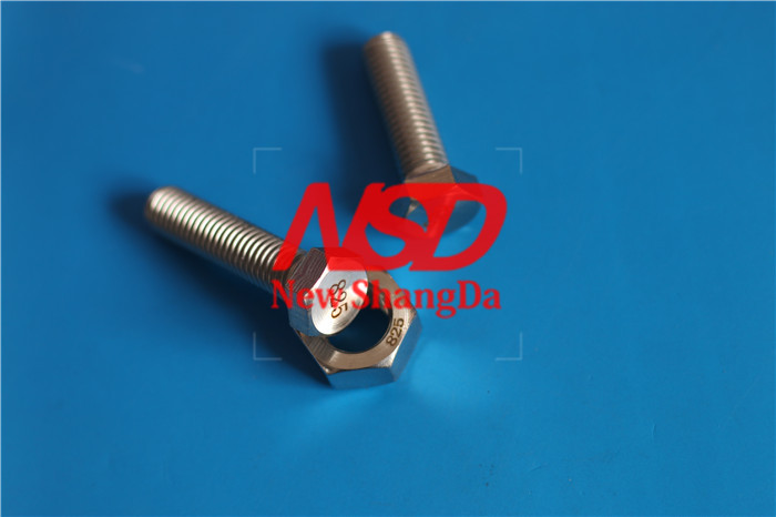 825特种螺栓
